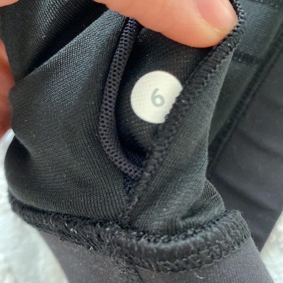 lululemon Energy Bra, black, size 6
Medium Support - Picture 8 of 8